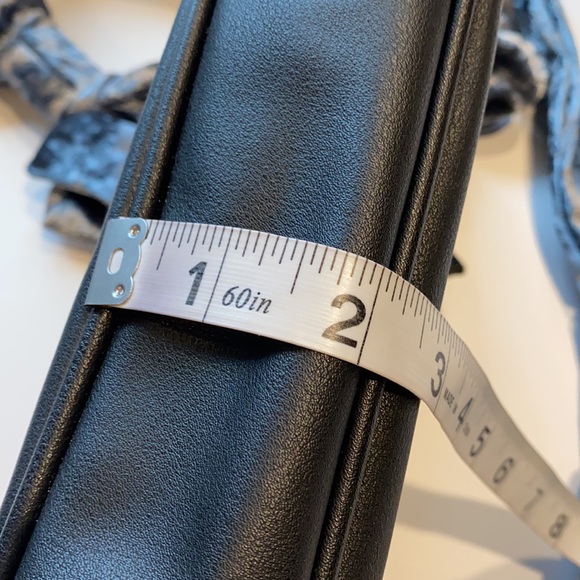 Twig & Arrow Small Black Purse Gray Velvet Strap Zipper Bag D24 - Picture 14 of 16